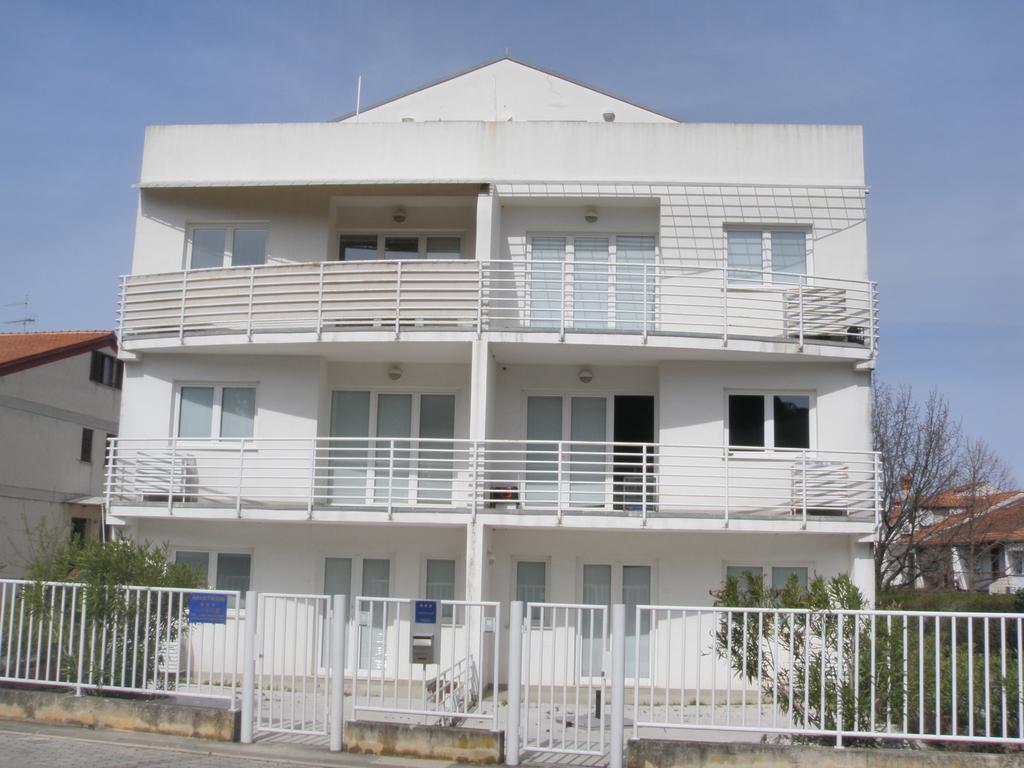 Apartment Venus 13 ロヴィニ エクステリア 写真